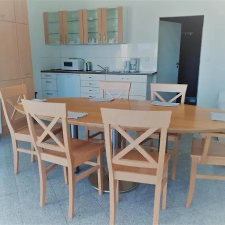 Mehrbett-Apartment 1 Citynah, Einfache Ausstattung